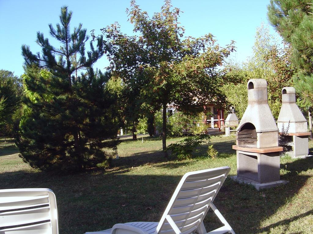 Le Clos Fleuri Hotel Médis Quarto foto