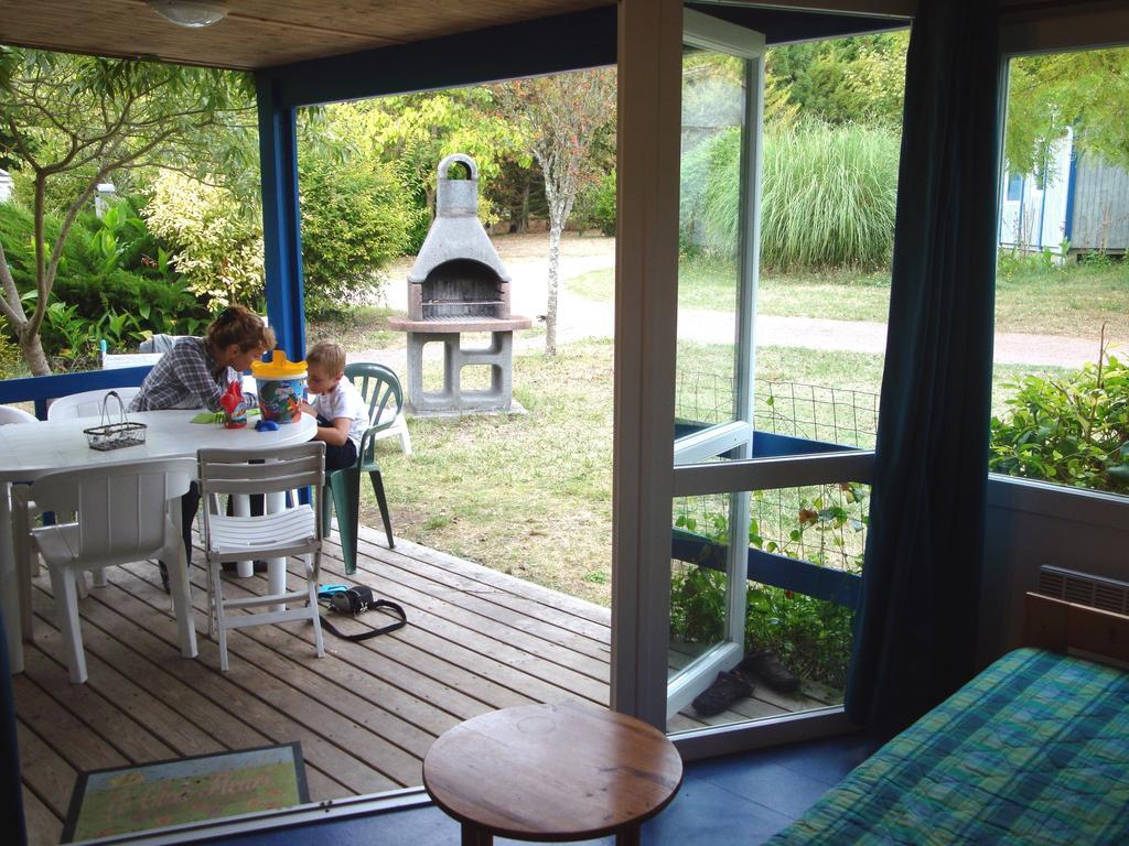Le Clos Fleuri Hotel Médis Quarto foto