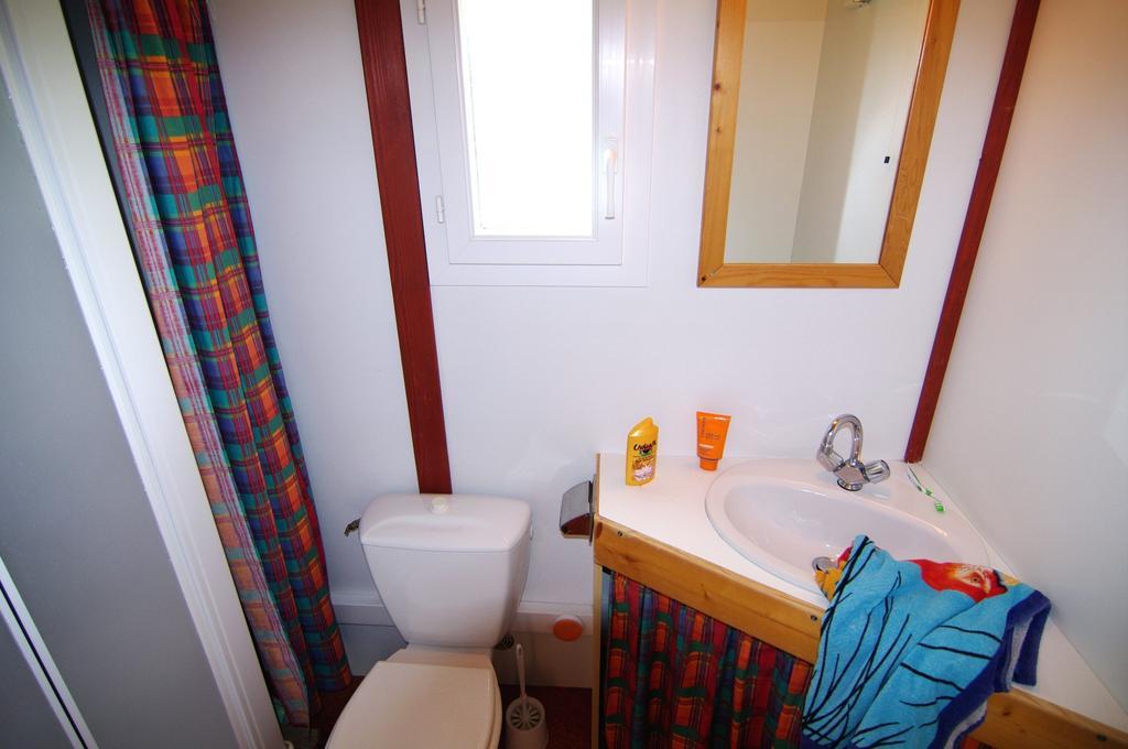 Le Clos Fleuri Hotel Médis Quarto foto
